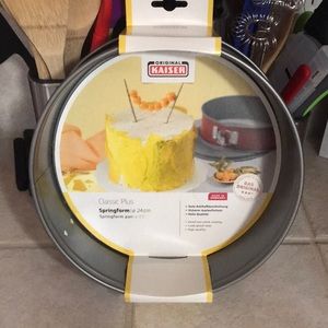 Kaiser 9.5” Springform Pan